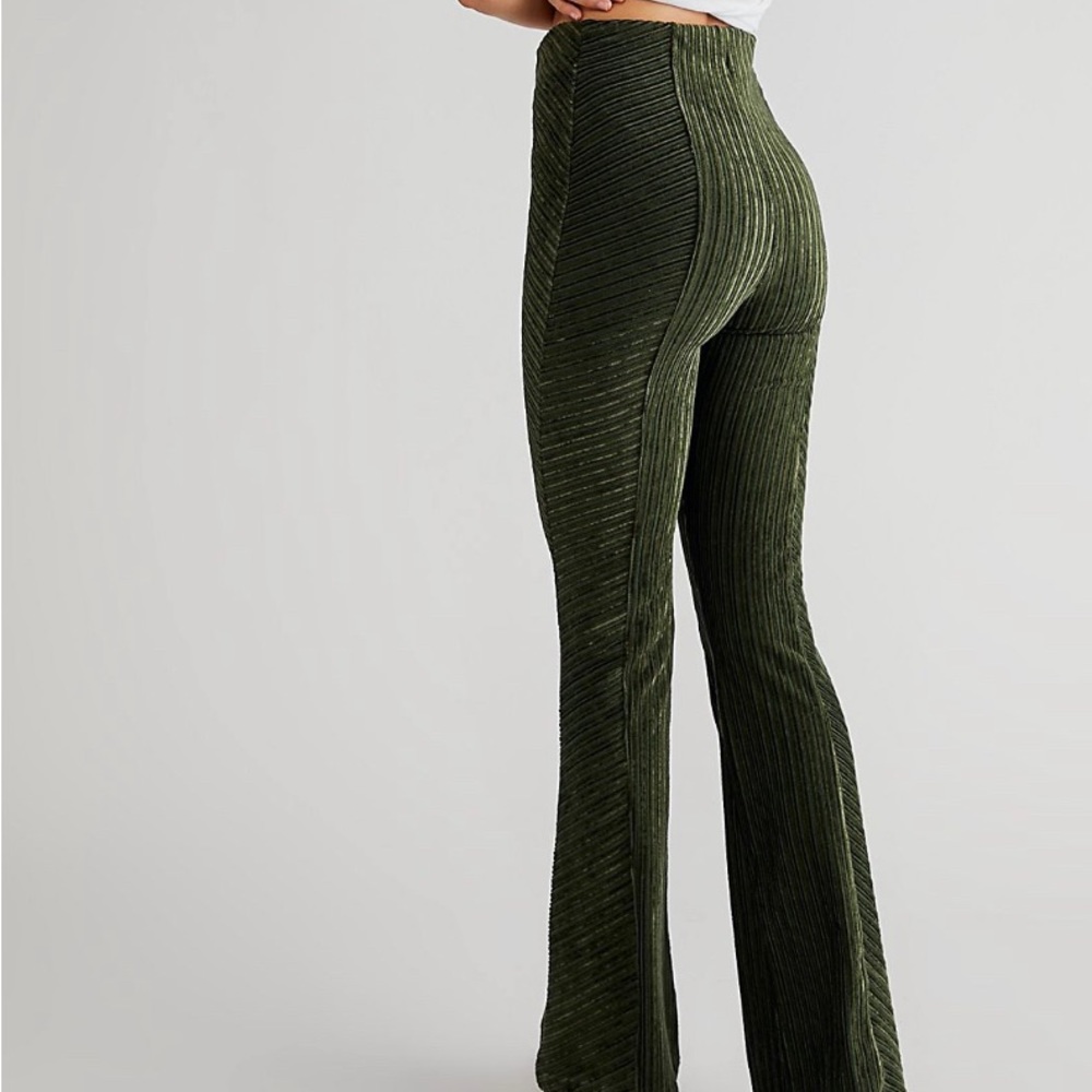 Worn once Free People Slim Pull On Velvet Flare Pants size SHORT MEDIUM